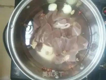 Make Potato spinach liver soup step 1