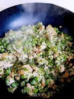 Make Shrimp eggs fried with beans step 4