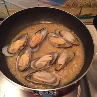 Make French cream mussels step 3