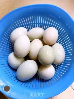 Make A duck egg step 1