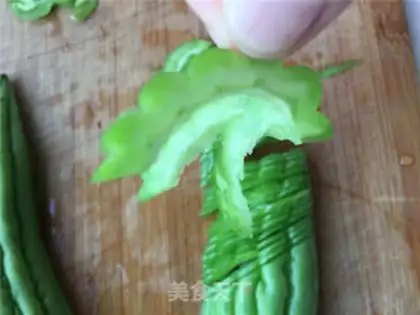 Make A cold, bitter melon step 0