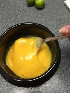 Make The stone pot steams eggs step 1