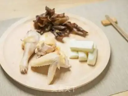 Make ♪ ♪ Black-tree chicken soup ♪ step 1