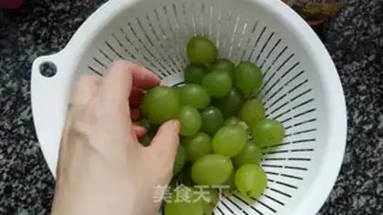 Make Fresh honey grapes step 0