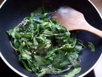 Make Pumpkin fried eggs step 4