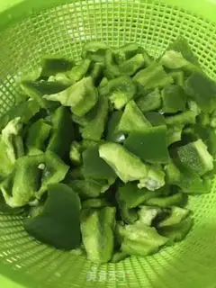 Make Clear the green pepper step 0