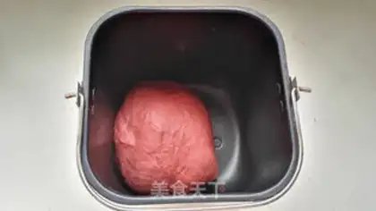 Make Red rose bread step 4