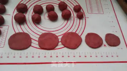 Make Red rose bread step 8