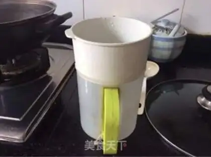 Make Red tea and milk tea step 2