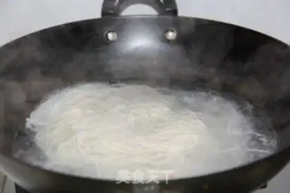 Make Spicy noodles step 3
