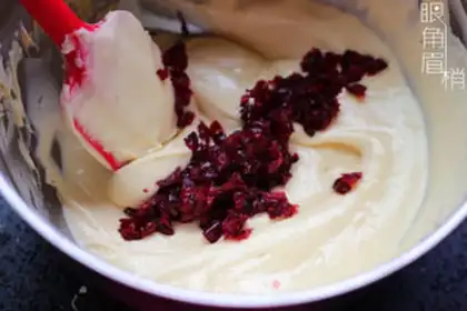 Make A quinoa cranberry pound cake step 4
