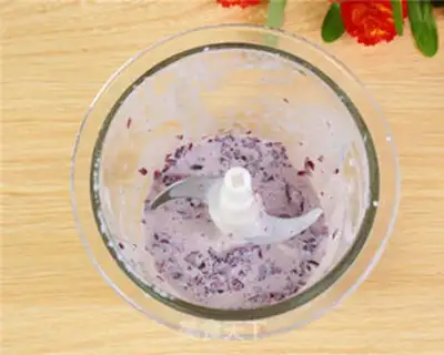 Make Cranberry cream ice cream step 1