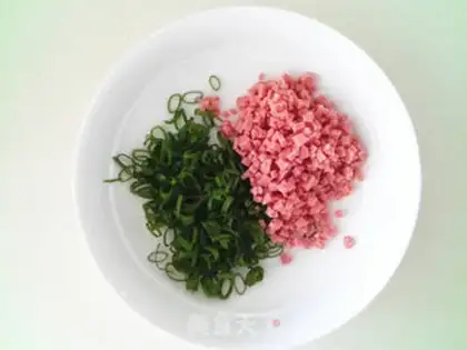 Make Onion ham cake step 1