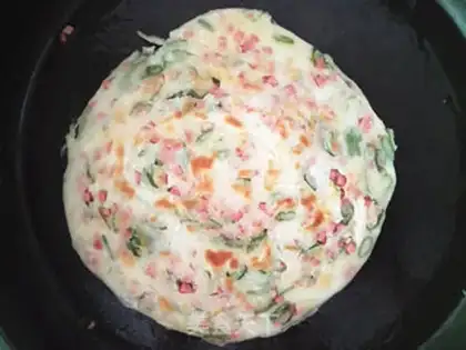 Make Onion ham cake step 7