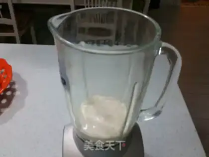 Make Banana shake step 1