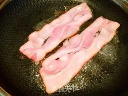 Make Bacon egg sandwich step 3