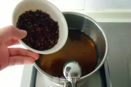 Make Homemade pepper oil step 3