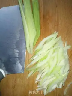 Make Fried celery step 0