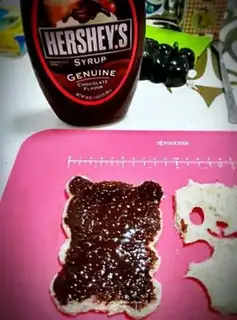 Make Panda sandwich step 1