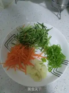 Make Spicy chicken silk step 1