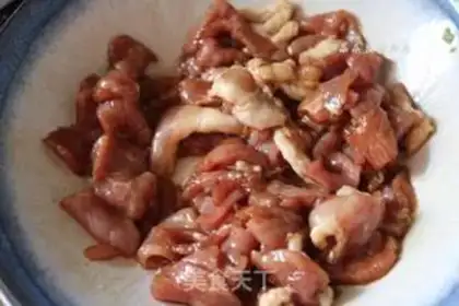 Make Pepper onion fried meat step 2
