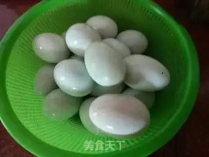 Make A duck egg step 1