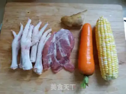 Make Chicken foot skinny corn soup step 1