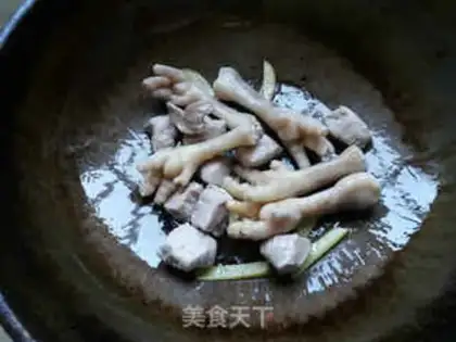 Make Chicken foot skinny corn soup step 4