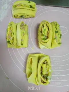 Make Onion ham pumpkin roll step 10