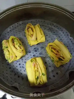 Make Onion ham pumpkin roll step 11