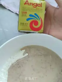 Make Milk and red-tree buns step 3