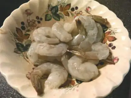 Make Curry shrimp step 0