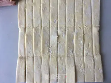 Make Rose ham roll step 1