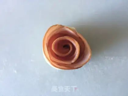 Make Rose ham roll step 4