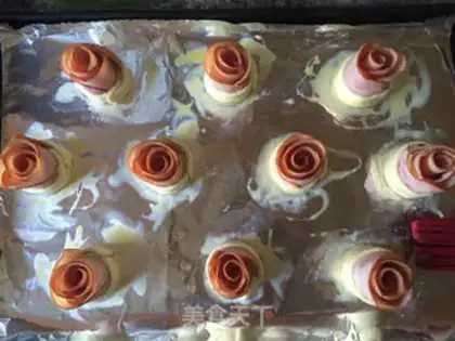 Make Rose ham roll step 5