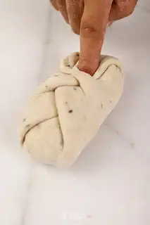 Make Japanese groceries and nut bread step 11