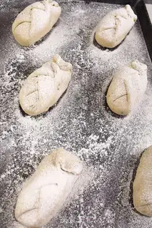 Make Japanese groceries and nut bread step 13
