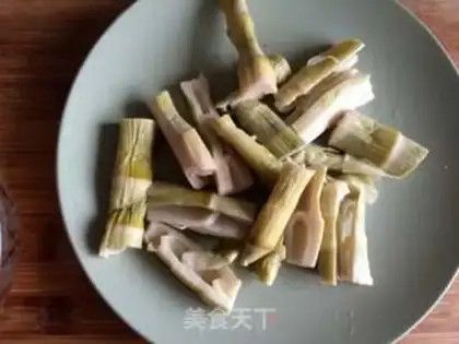 Make The tungsten is made of pig bones step 12