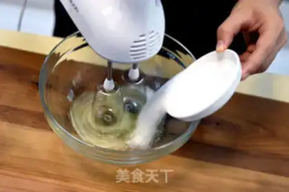 Make Cow Rolling Sugar step 2