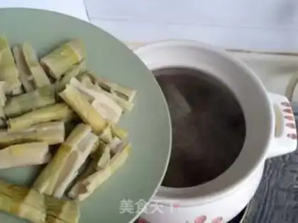 Make The tungsten is made of pig bones step 13