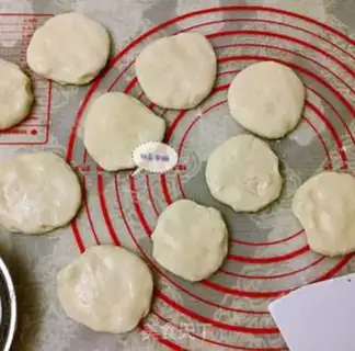 Make Old Beijing chicken roll step 2