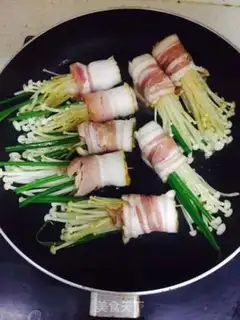 Make Bacon pin roll step 2