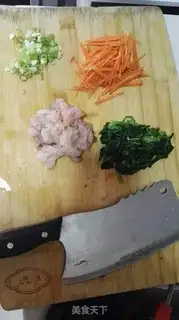 Make Shrimp hand noodles step 1