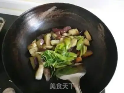 Make Weenie eggplant fans step 5