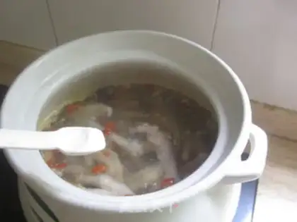 Make Herbal chicken claw soup step 7