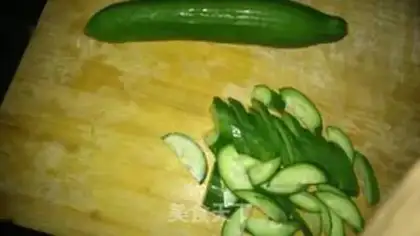 Make Double-eared cucumber step 3