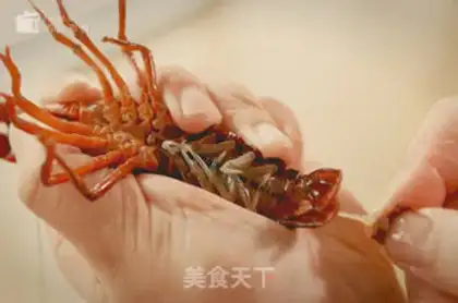 Make Spicy lobster step 1