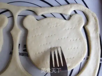 Make Cake and bear bread step 8