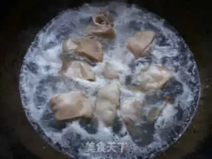 Make Red burning pig hoof step 1