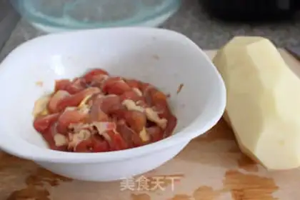Make Spicy potato chicken step 0